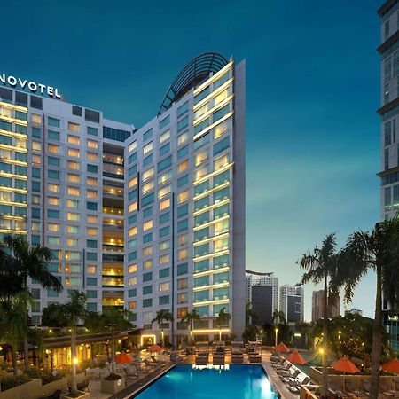 Novotel Manila Araneta City Hotel エクステリア 写真